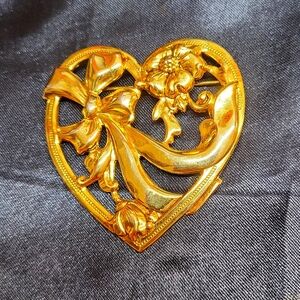 V63. Vintage Goldtone JBW Floral Heart Brooch
